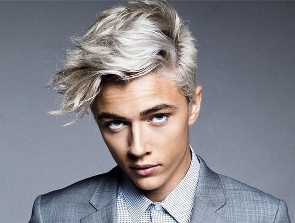 Compare and know which hairstyle makes Lucky Blue Smith more sexy? Compare and know which hairstyle makes Lucky Blue Smith more sexy? Vanity Teen 虚荣青年 Lifestyle & new faces magazine
