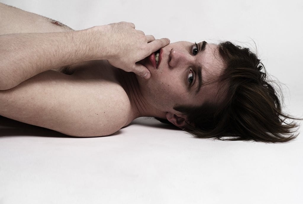 carlos mano en la boca