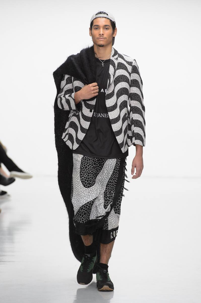 BOBBY ABLEY Fall/Winter 2016 BOBBY ABLEY Fall/Winter 2016 Vanity Teen 虚荣青年 Lifestyle & new faces magazine