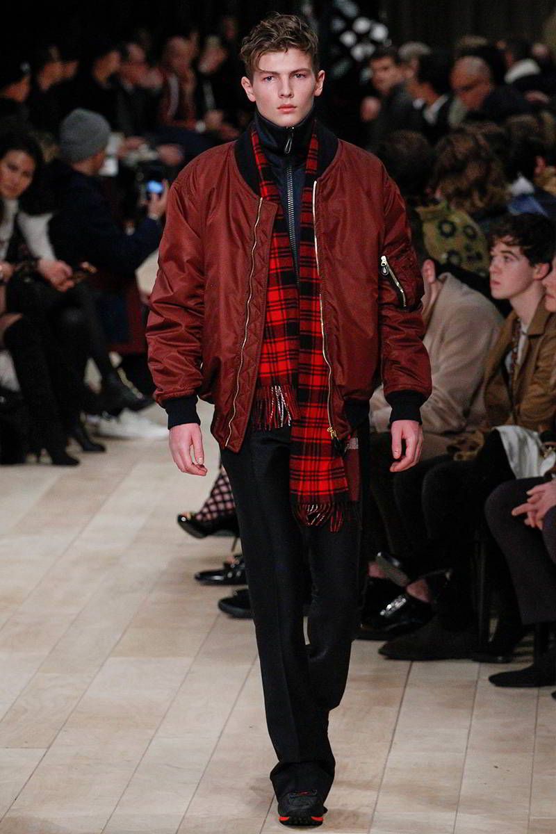 BURBERRY Fall/Winter 2016 BURBERRY Fall/Winter 2016 Vanity Teen 虚荣青年 Lifestyle & new faces magazine