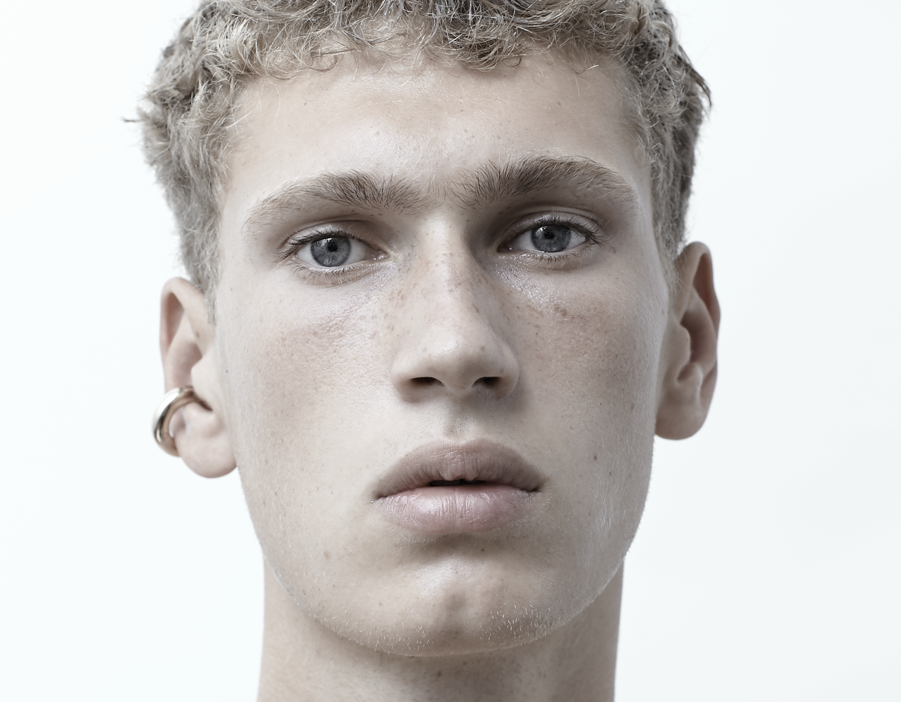 VT#9: 01-49-96-56-62 by Ignazio VT#9: 01-49-96-56-62 by Ignazio Vanity Teen 虚荣青年 Lifestyle & new faces magazine