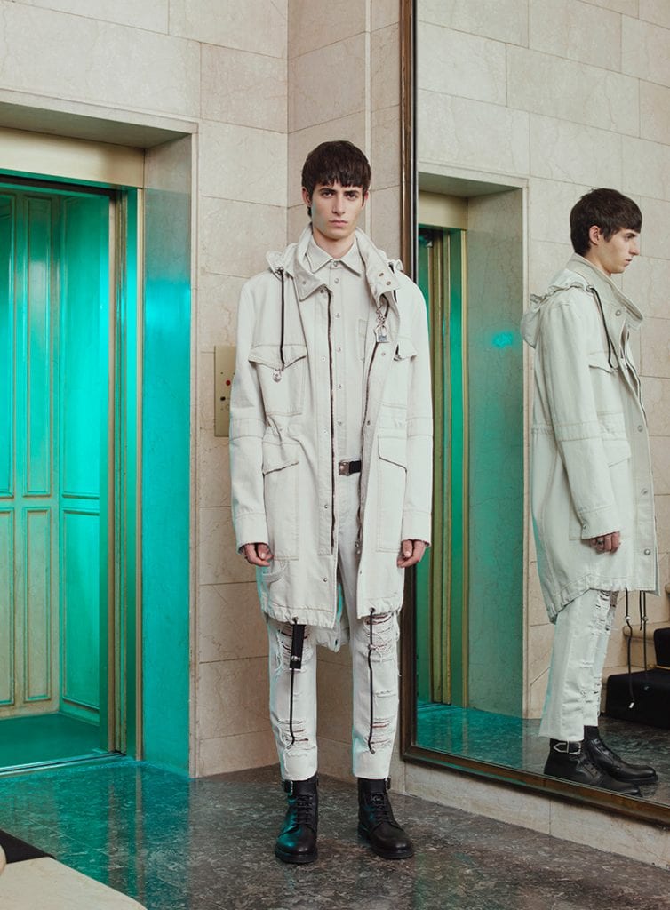 Versus VERSACE Pre Fall 2017 Versus VERSACE Pre Fall 2017 Vanity Teen 虚荣青年 Lifestyle & new faces magazine