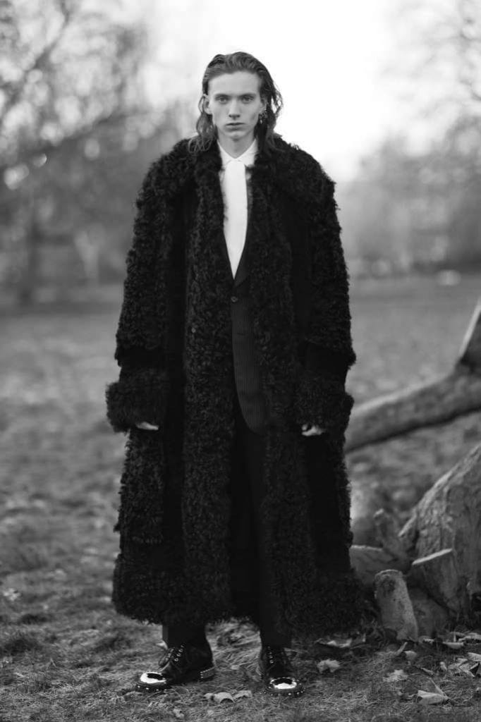 Alexander McQueen F/W 2017 Alexander McQueen F/W 2017 Vanity Teen 虚荣青年 Lifestyle & new faces magazine