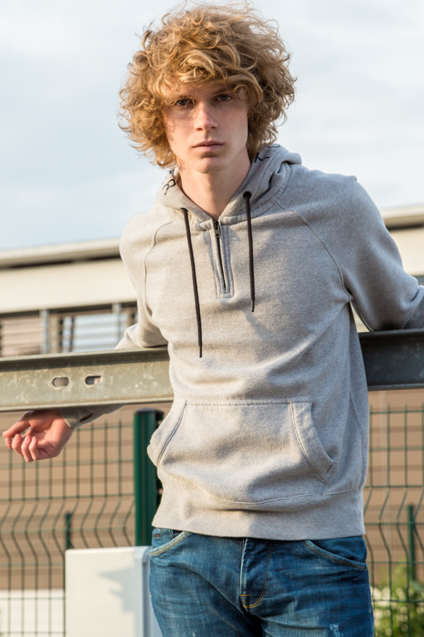 Station Platform with Tom Smal by Yann Audi Station Platform with Tom Smal by Yann Audi Vanity Teen 虚荣青年 Lifestyle & new faces magazine