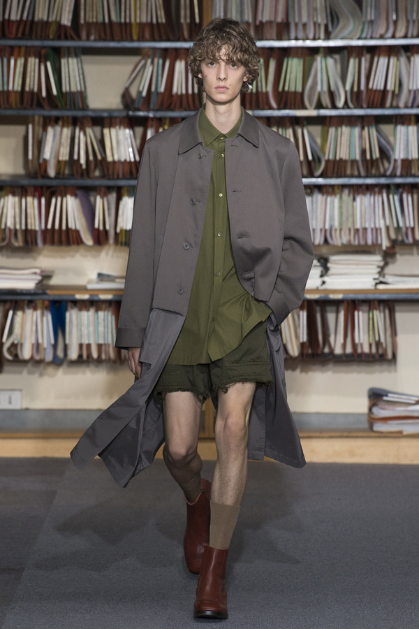 Dries Van Noten S/S 2018 Dries Van Noten S/S 2018 Vanity Teen 虚荣青年 Lifestyle & new faces magazine