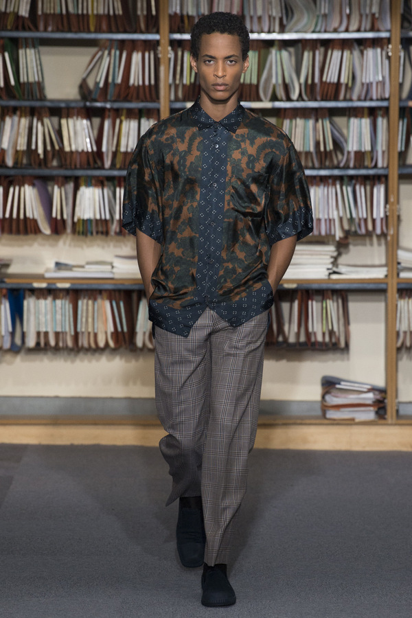 Dries Van Noten S/S 2018 Dries Van Noten S/S 2018 Vanity Teen 虚荣青年 Lifestyle & new faces magazine