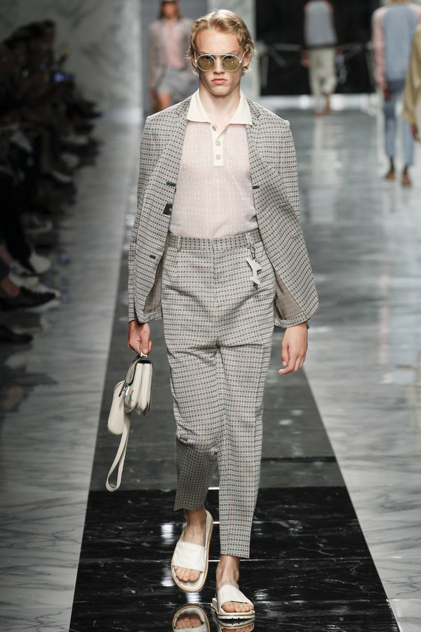 Fendi S/S 2018 Fendi S/S 2018 Vanity Teen 虚荣青年 Lifestyle & new faces magazine