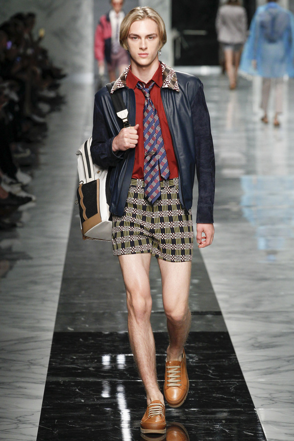 Fendi S/S 2018 Fendi S/S 2018 Vanity Teen 虚荣青年 Lifestyle & new faces magazine