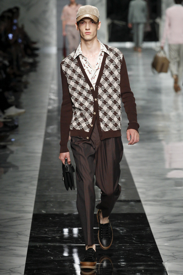 Fendi S/S 2018 Fendi S/S 2018 Vanity Teen 虚荣青年 Lifestyle & new faces magazine