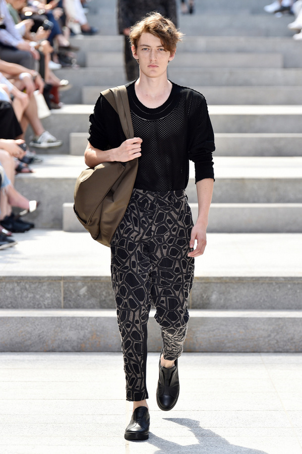 Issey Miyake S/S 2018 Issey Miyake S/S 2018 Vanity Teen 虚荣青年 Lifestyle & new faces magazine