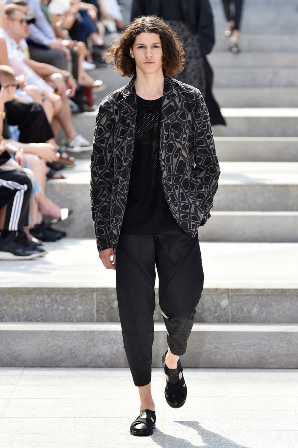 Issey Miyake S/S 2018 Issey Miyake S/S 2018 Vanity Teen 虚荣青年 Lifestyle & new faces magazine