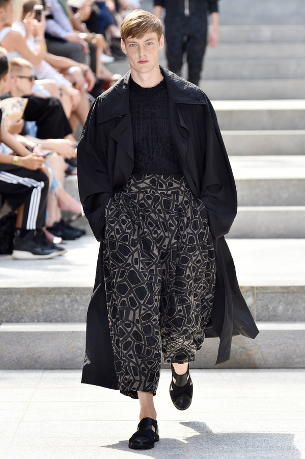 Issey Miyake S/S 2018 Issey Miyake S/S 2018 Vanity Teen 虚荣青年 Lifestyle & new faces magazine