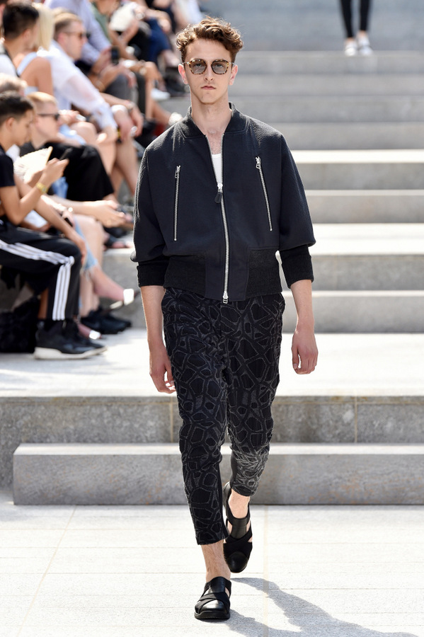 Issey Miyake S/S 2018 Issey Miyake S/S 2018 Vanity Teen 虚荣青年 Lifestyle & new faces magazine