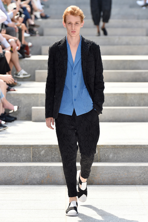 Issey Miyake S/S 2018 Issey Miyake S/S 2018 Vanity Teen 虚荣青年 Lifestyle & new faces magazine