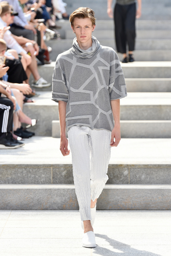 Issey Miyake S/S 2018 Issey Miyake S/S 2018 Vanity Teen 虚荣青年 Lifestyle & new faces magazine