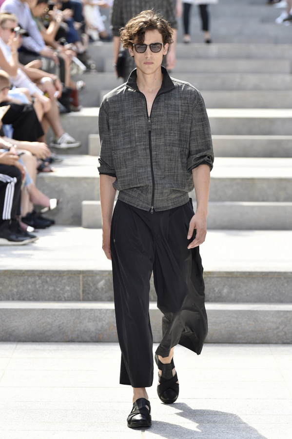 Issey Miyake S/S 2018 Issey Miyake S/S 2018 Vanity Teen 虚荣青年 Lifestyle & new faces magazine