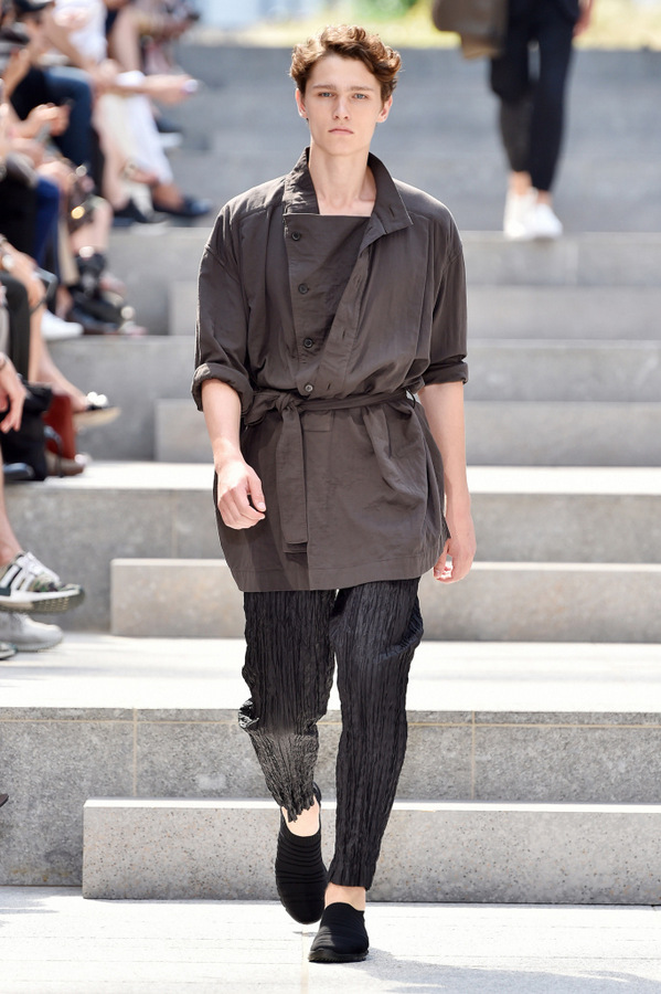 Issey Miyake S/S 2018 Issey Miyake S/S 2018 Vanity Teen 虚荣青年 Lifestyle & new faces magazine