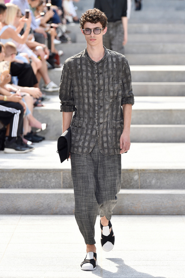 Issey Miyake S/S 2018 Issey Miyake S/S 2018 Vanity Teen 虚荣青年 Lifestyle & new faces magazine