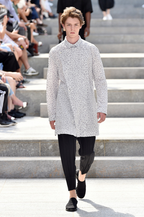 Issey Miyake S/S 2018 Issey Miyake S/S 2018 Vanity Teen 虚荣青年 Lifestyle & new faces magazine