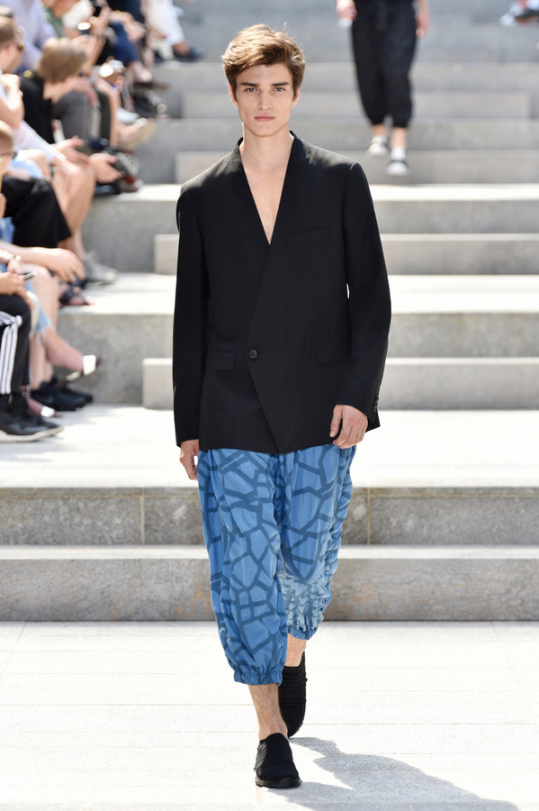 Issey Miyake S/S 2018 Issey Miyake S/S 2018 Vanity Teen 虚荣青年 Lifestyle & new faces magazine