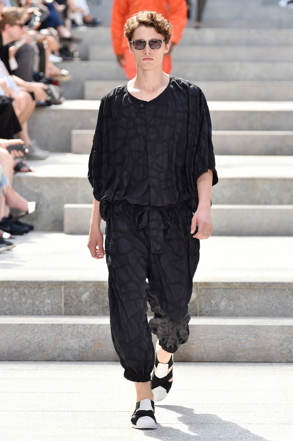 Issey Miyake S/S 2018 Issey Miyake S/S 2018 Vanity Teen 虚荣青年 Lifestyle & new faces magazine