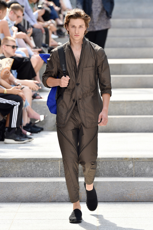 Issey Miyake S/S 2018 Issey Miyake S/S 2018 Vanity Teen 虚荣青年 Lifestyle & new faces magazine