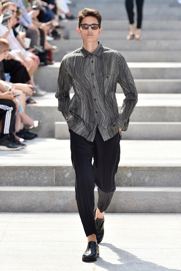 Issey Miyake S/S 2018 Issey Miyake S/S 2018 Vanity Teen 虚荣青年 Lifestyle & new faces magazine