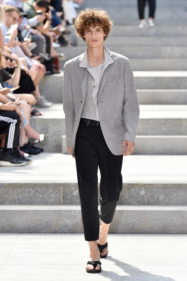 Issey Miyake S/S 2018 Issey Miyake S/S 2018 Vanity Teen 虚荣青年 Lifestyle & new faces magazine