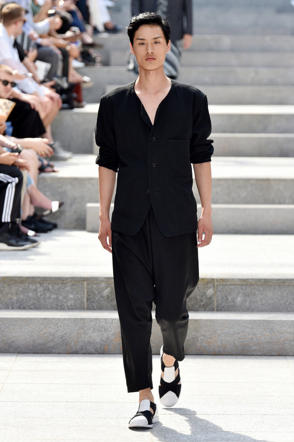 Issey Miyake S/S 2018 Issey Miyake S/S 2018 Vanity Teen 虚荣青年 Lifestyle & new faces magazine