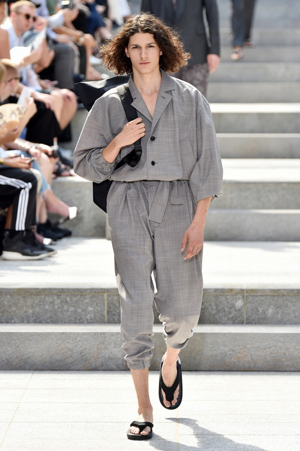 Issey Miyake S/S 2018 Issey Miyake S/S 2018 Vanity Teen 虚荣青年 Lifestyle & new faces magazine