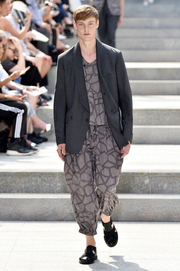 Issey Miyake S/S 2018 Issey Miyake S/S 2018 Vanity Teen 虚荣青年 Lifestyle & new faces magazine