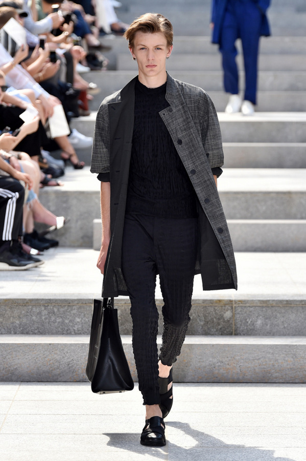 Issey Miyake S/S 2018 Issey Miyake S/S 2018 Vanity Teen 虚荣青年 Lifestyle & new faces magazine