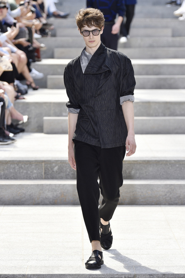 Issey Miyake S/S 2018 Issey Miyake S/S 2018 Vanity Teen 虚荣青年 Lifestyle & new faces magazine