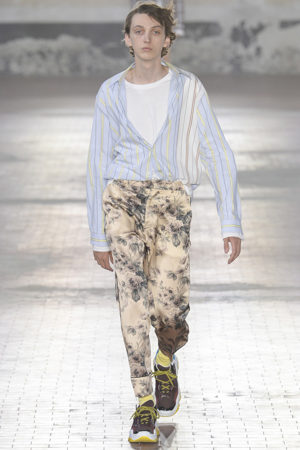 No. 21 S/S 2018 No. 21 S/S 2018 Vanity Teen 虚荣青年 Lifestyle & new faces magazine