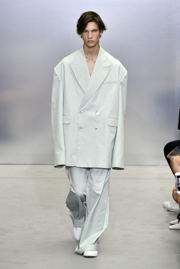 Sean Suen S/S 2018 Sean Suen S/S 2018 Vanity Teen 虚荣青年 Lifestyle & new faces magazine