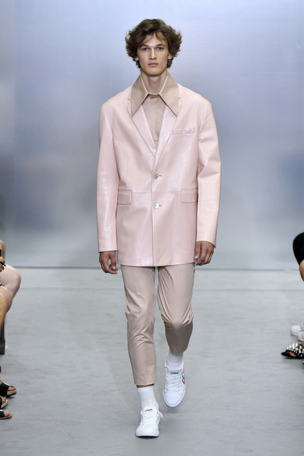 Sean Suen S/S 2018 Sean Suen S/S 2018 Vanity Teen 虚荣青年 Lifestyle & new faces magazine