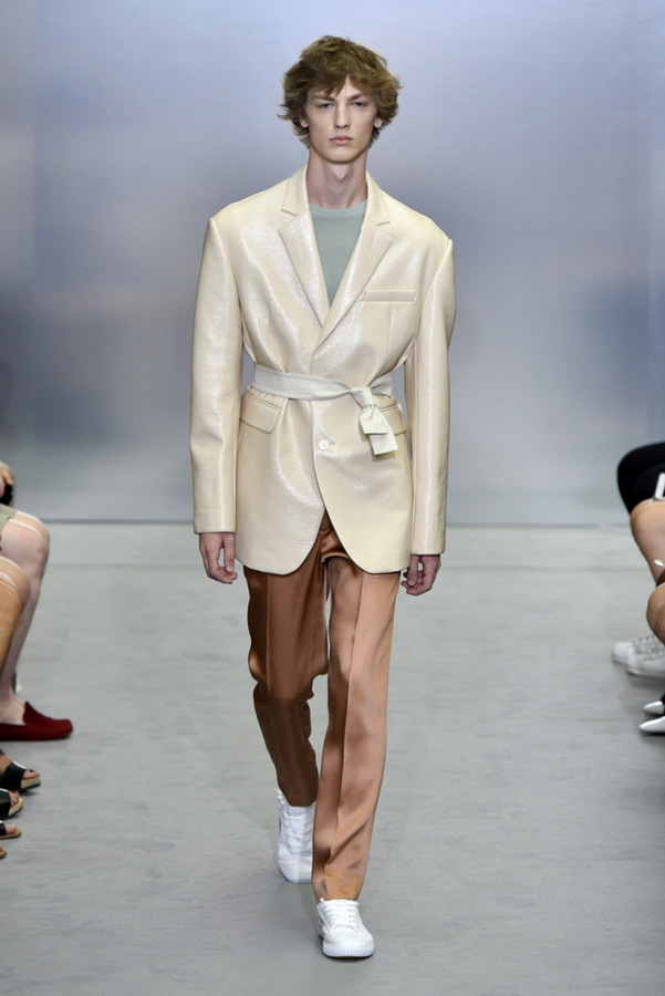 Sean Suen S/S 2018 Sean Suen S/S 2018 Vanity Teen 虚荣青年 Lifestyle & new faces magazine