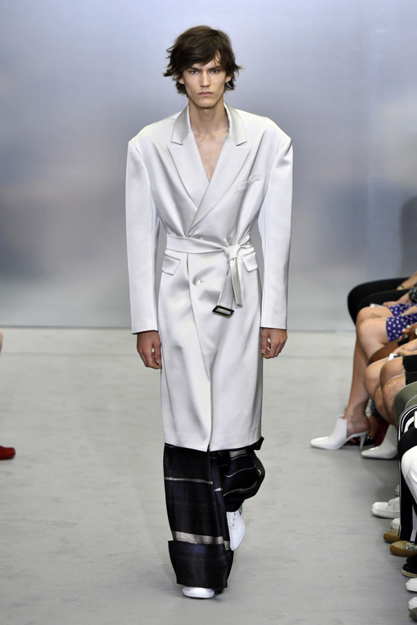 Sean Suen S/S 2018 Sean Suen S/S 2018 Vanity Teen 虚荣青年 Lifestyle & new faces magazine