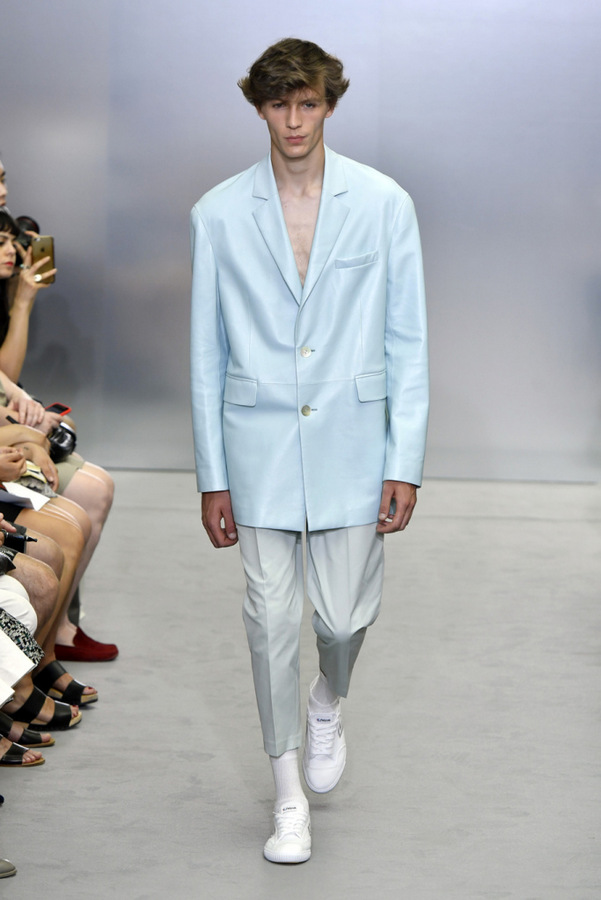 Sean Suen S/S 2018 Sean Suen S/S 2018 Vanity Teen 虚荣青年 Lifestyle & new faces magazine