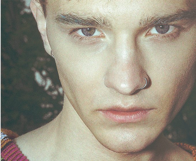 Put a flower in your Pocket by Simone Lini Trivulzio Put a flower in your Pocket by Simone Lini Trivulzio Vanity Teen 虚荣青年 Lifestyle & new faces magazine