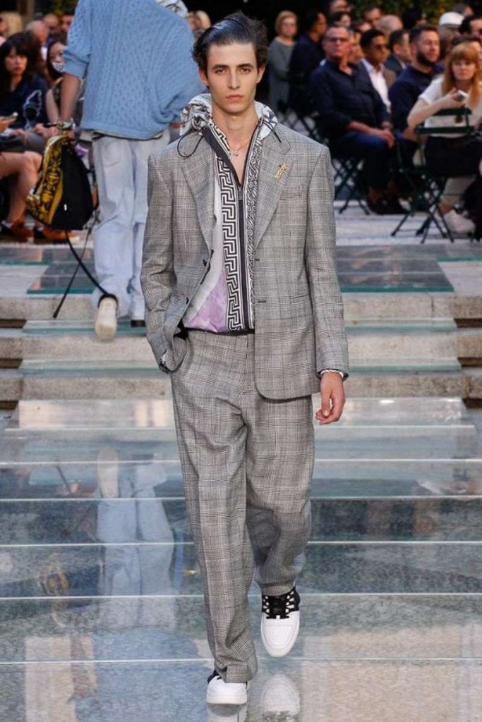 Versace S/S 2018 Versace S/S 2018 Vanity Teen 虚荣青年 Lifestyle & new faces magazine