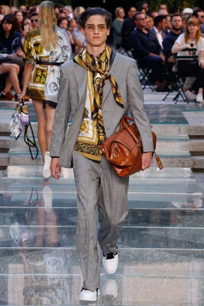 Versace S/S 2018 Versace S/S 2018 Vanity Teen 虚荣青年 Lifestyle & new faces magazine