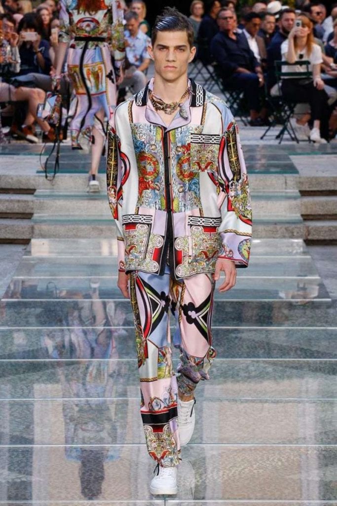 Versace S/S 2018 Versace S/S 2018 Vanity Teen 虚荣青年 Lifestyle & new faces magazine