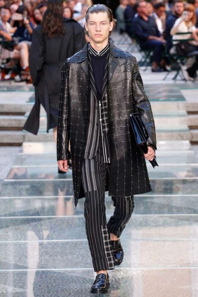 Versace S/S 2018 Versace S/S 2018 Vanity Teen 虚荣青年 Lifestyle & new faces magazine