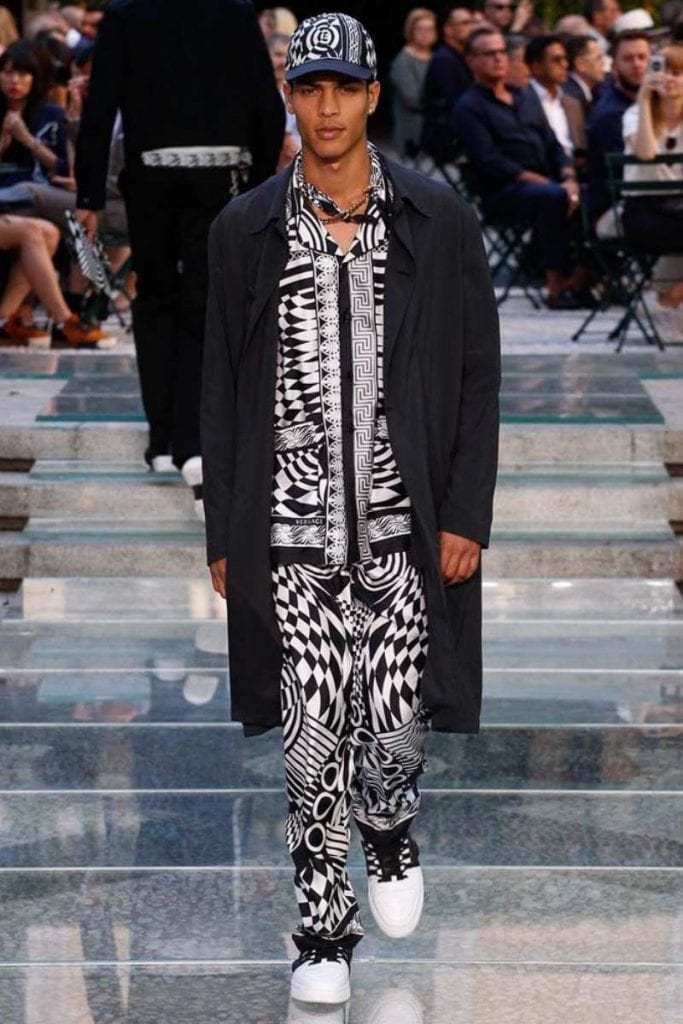 Versace S/S 2018 Versace S/S 2018 Vanity Teen 虚荣青年 Lifestyle & new faces magazine