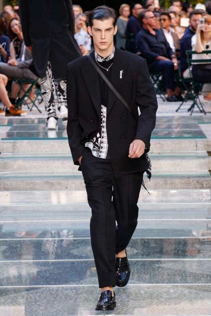 Versace S/S 2018 Versace S/S 2018 Vanity Teen 虚荣青年 Lifestyle & new faces magazine