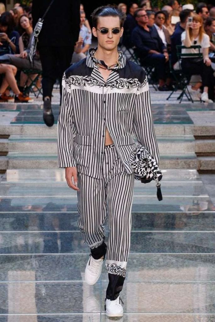 Versace S/S 2018 Versace S/S 2018 Vanity Teen 虚荣青年 Lifestyle & new faces magazine