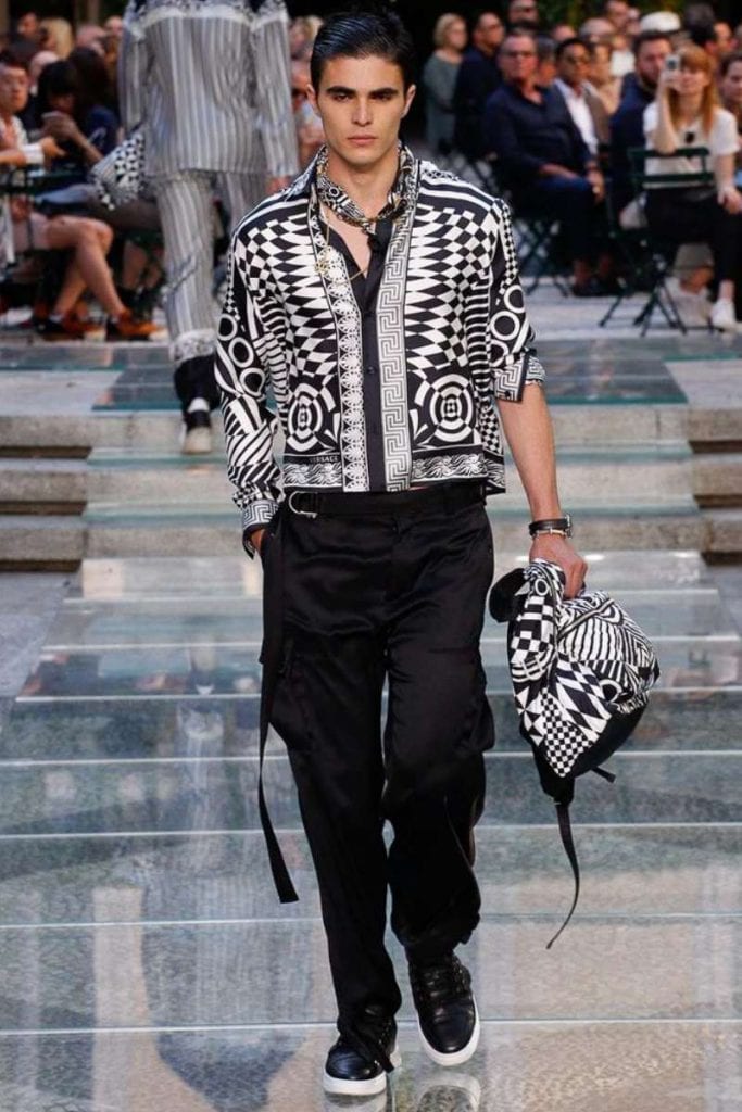 Versace S/S 2018 Versace S/S 2018 Vanity Teen 虚荣青年 Lifestyle & new faces magazine