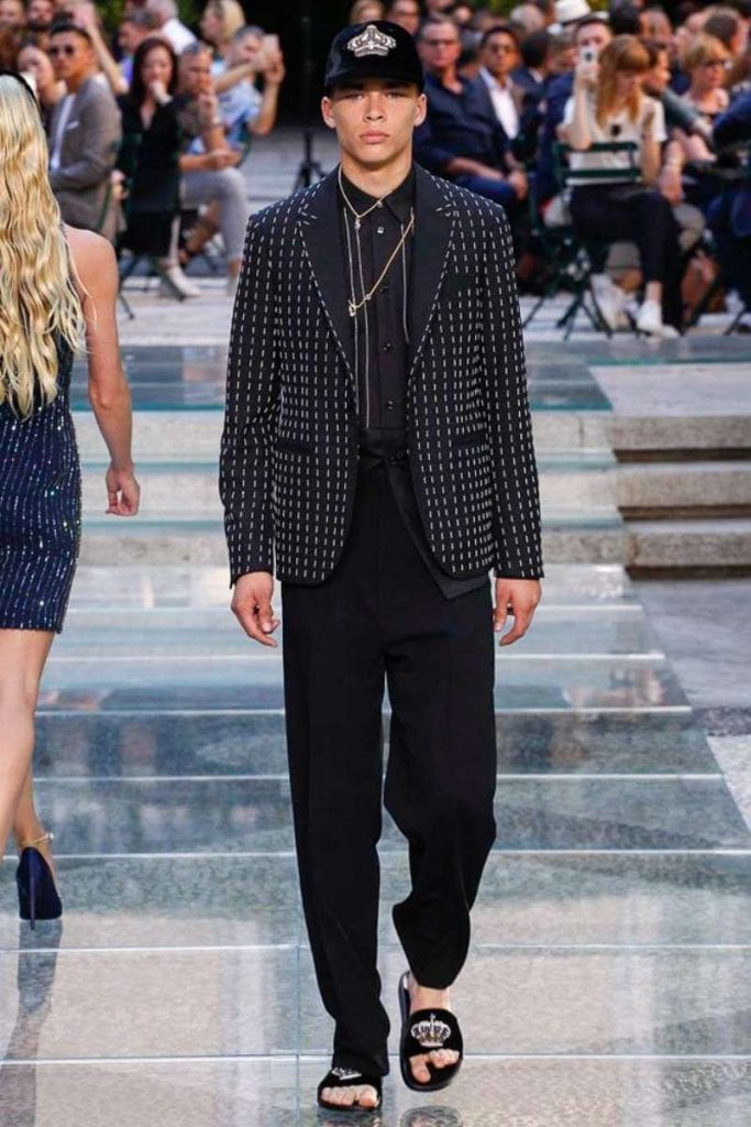 Versace S/S 2018 Versace S/S 2018 Vanity Teen 虚荣青年 Lifestyle & new faces magazine