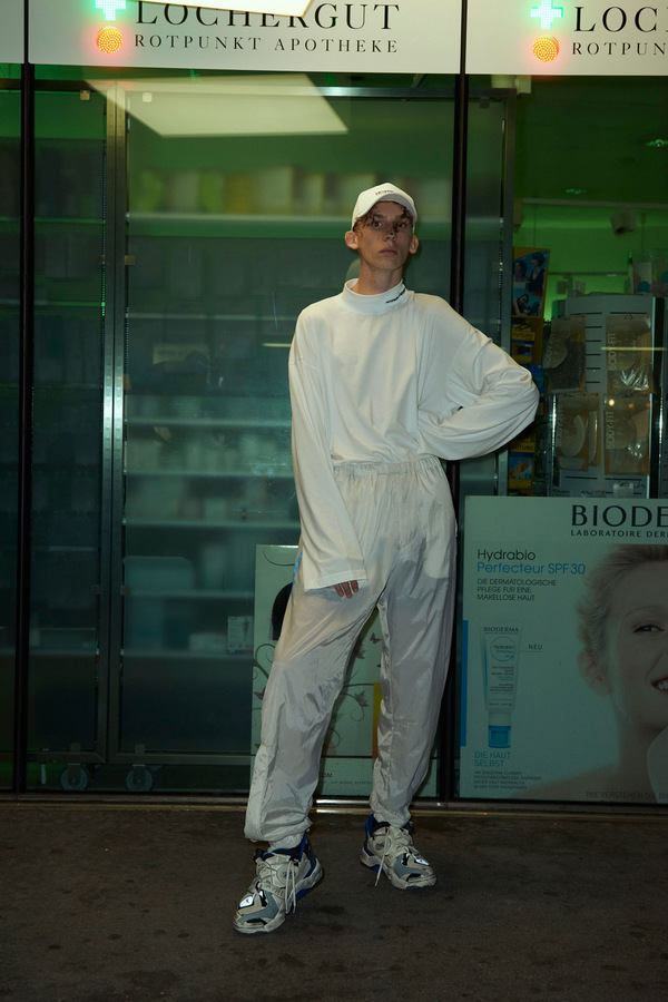 Vetements S/S 2018 Vetements S/S 2018 Vanity Teen 虚荣青年